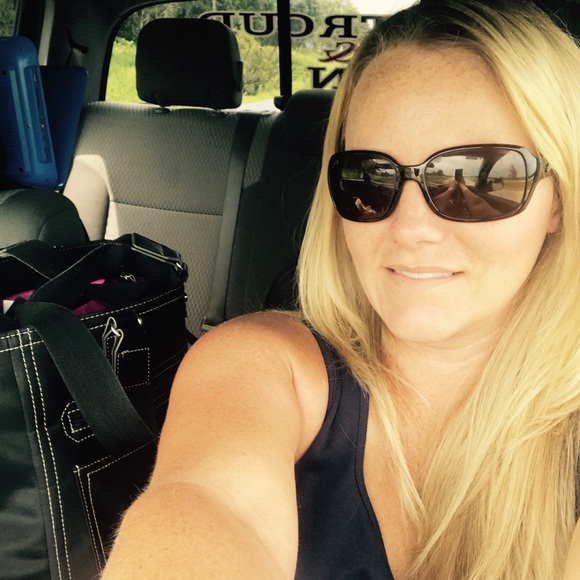 Meet your Posher, Rene - Picture 2 of 8